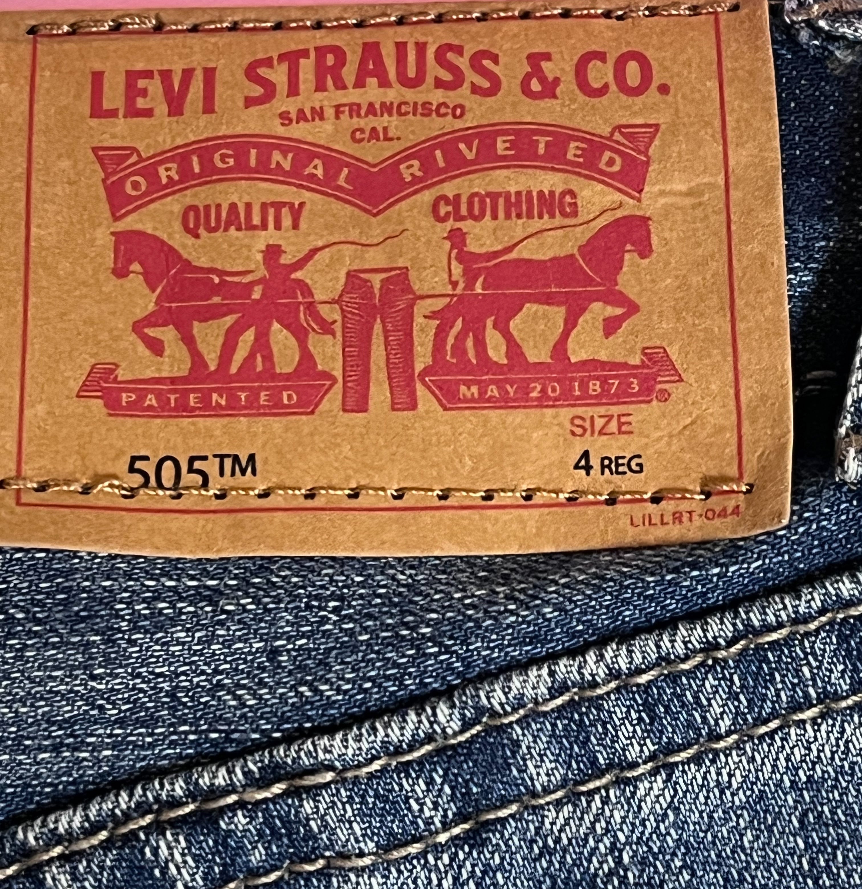 Boys 3-4 years old Levi’s blue washed Jeans(size regular 4)