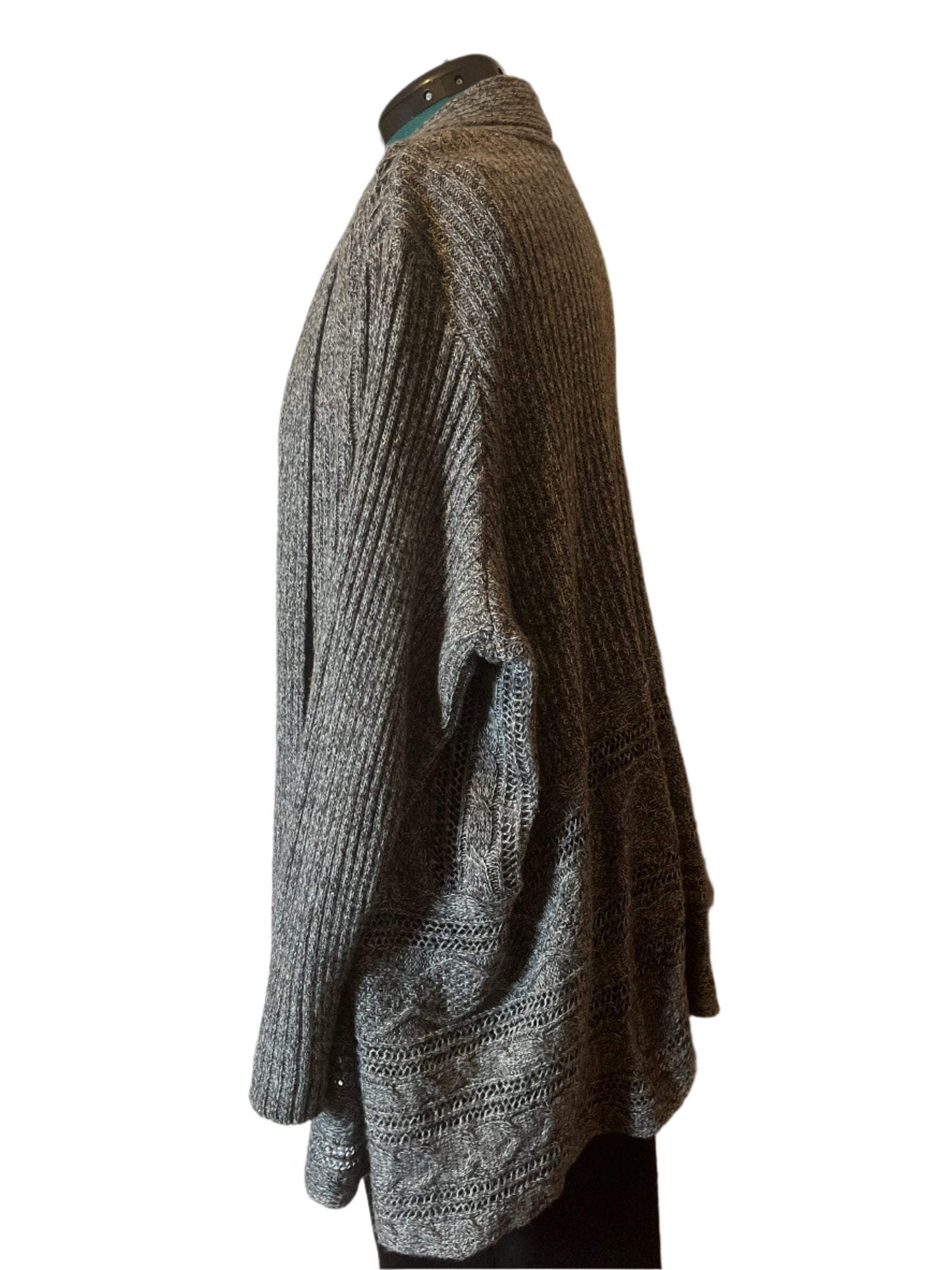 Avenue Gray Loose Woven Open Cardigan (Size 22/24)