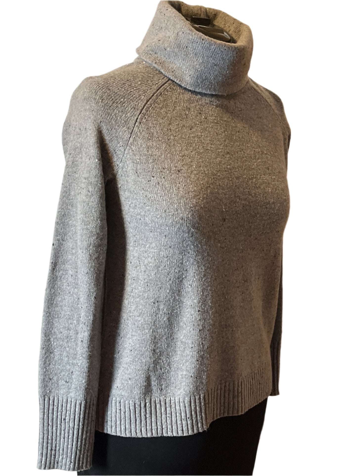 C&C beautiful  gray Turtleneck with long Sleeves sweater (size L)