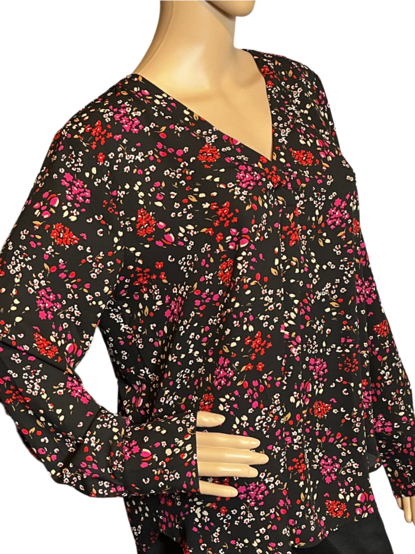 Ann Taylor Black, White, Pink and red Floral prints Pull Over V Neck Blouse (size Medium)