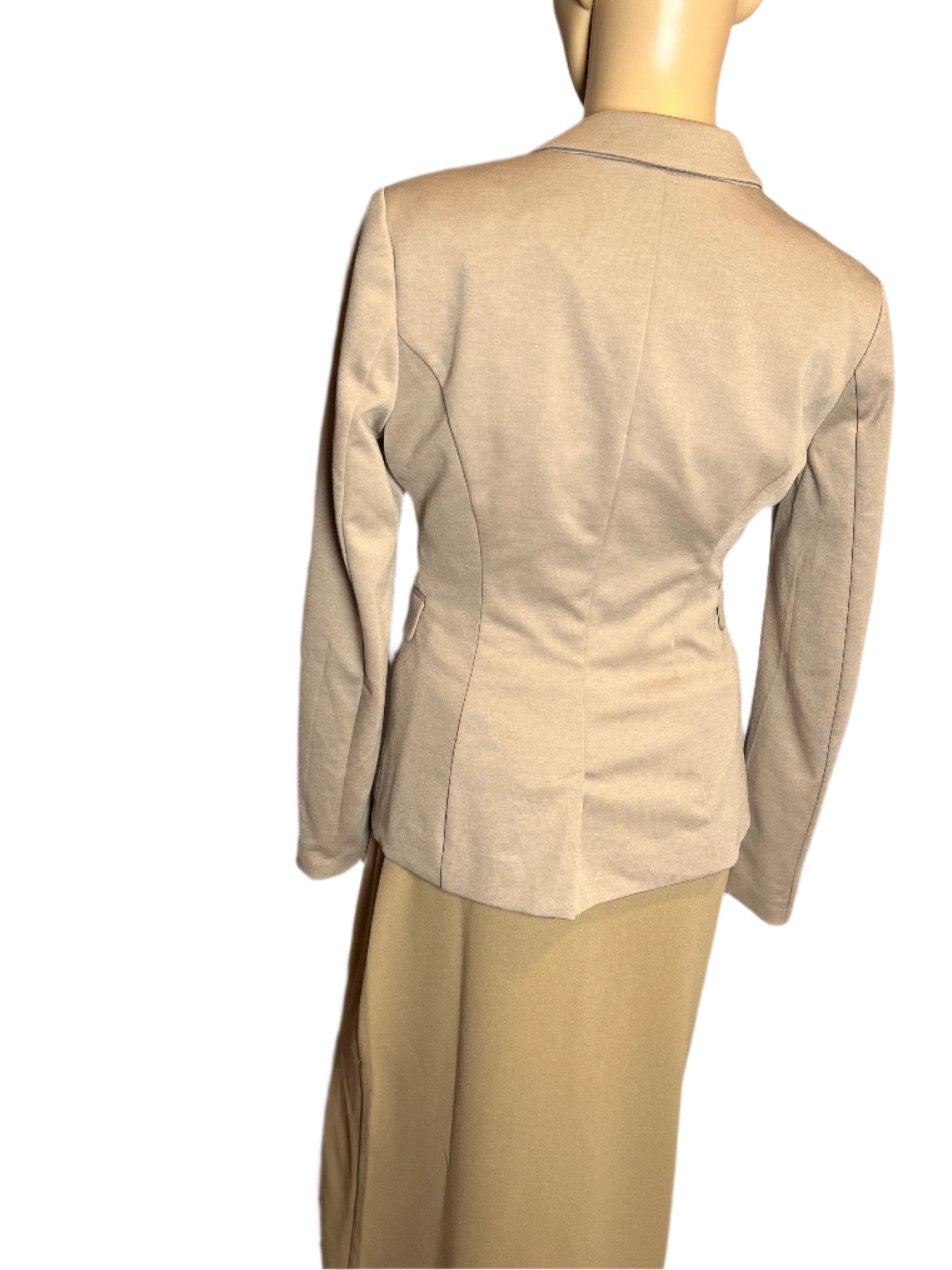 H&M Beige Buttoned Blazer(size 4)