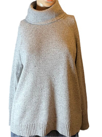 C&C beautiful  gray Turtleneck with long Sleeves sweater (size L)