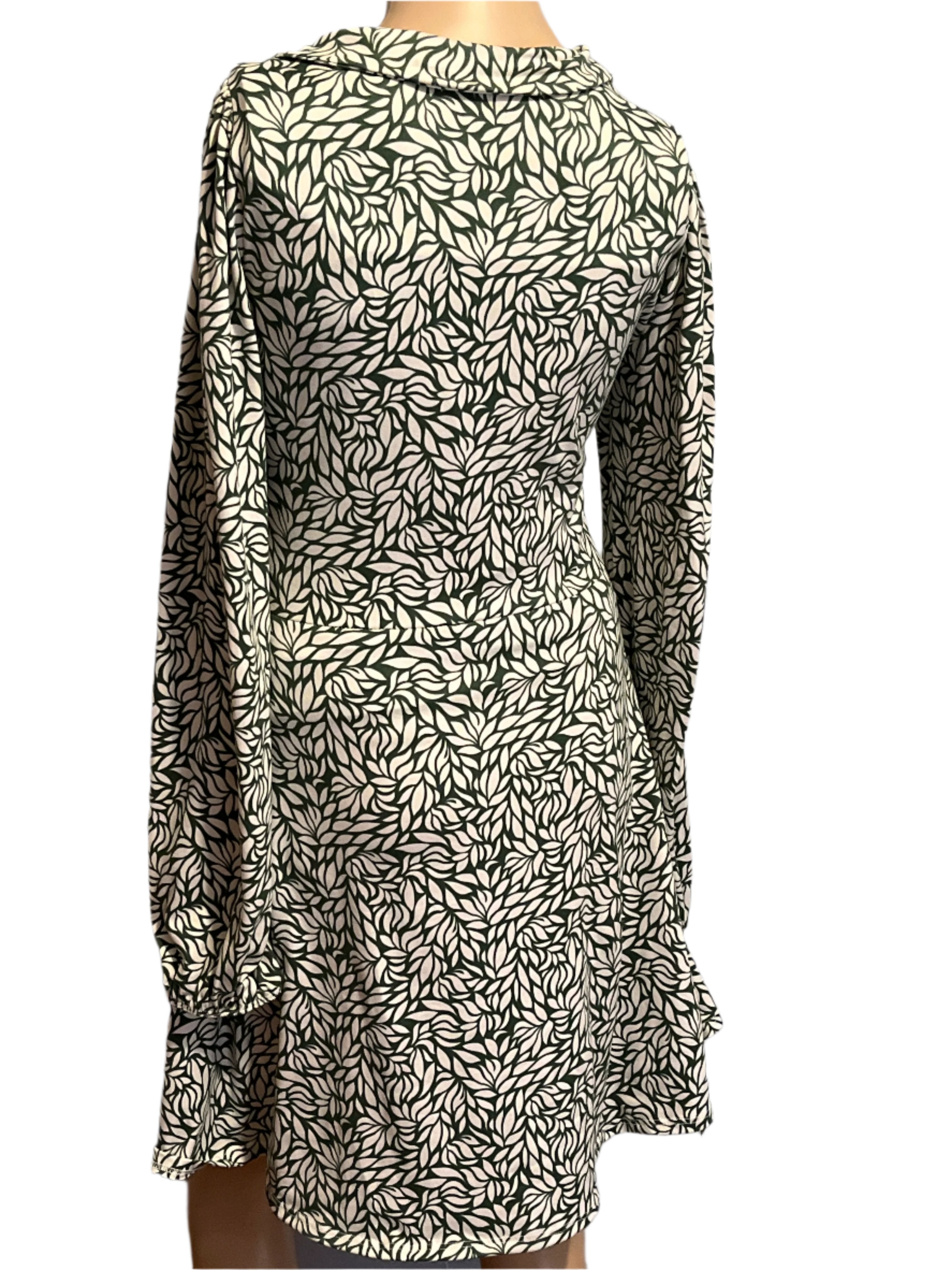 Lupus Fit and Flare Green and White Leaf Design Dress (Size Medium)