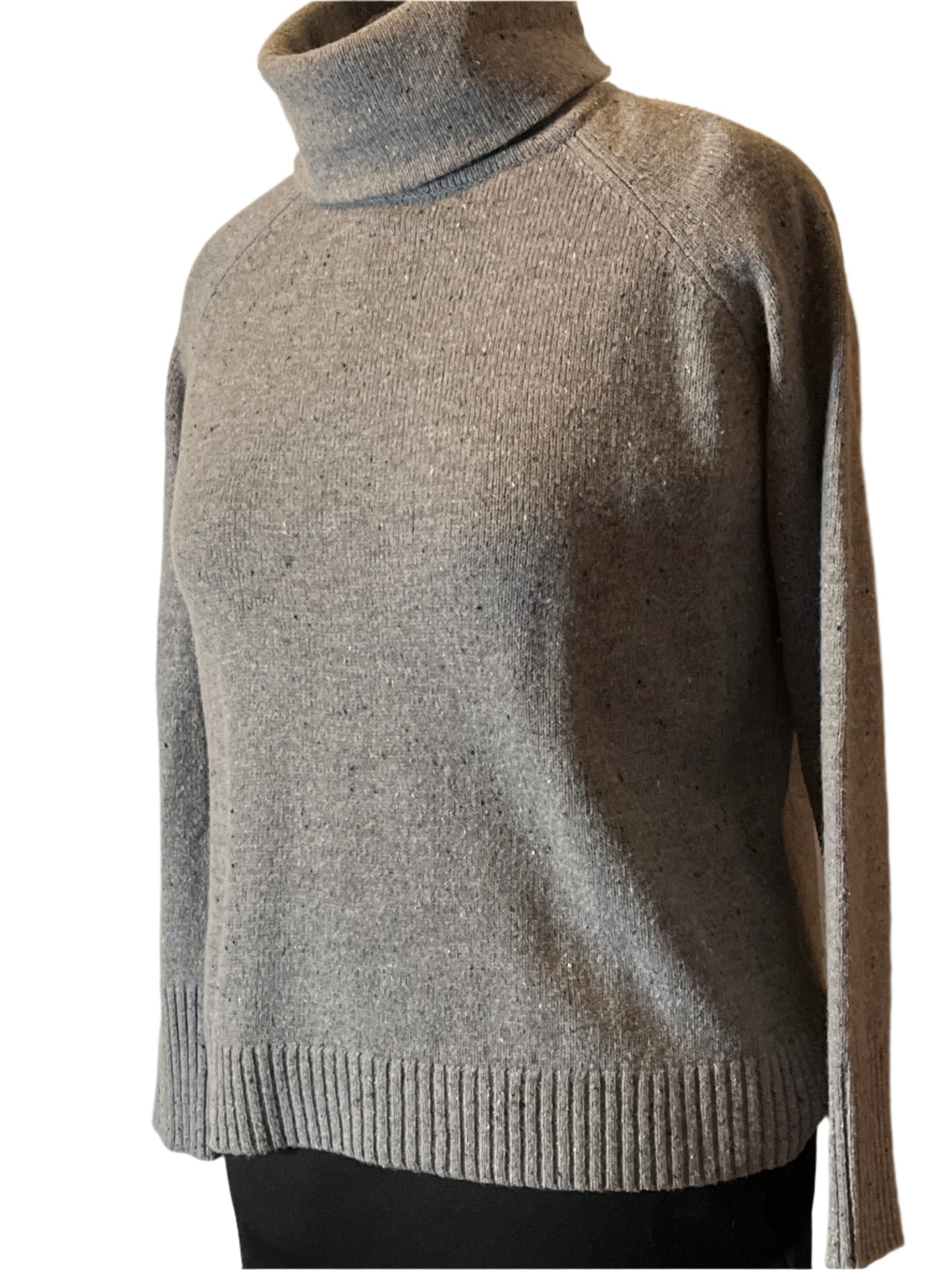 C&C beautiful  gray Turtleneck with long Sleeves sweater (size L)