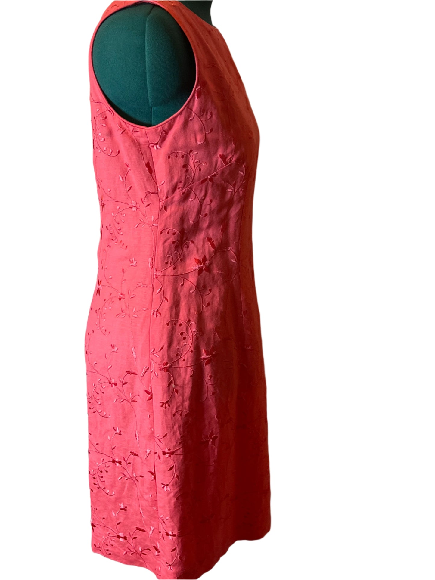 Vestido naranja bordado de Jessica Howard, talla 14.