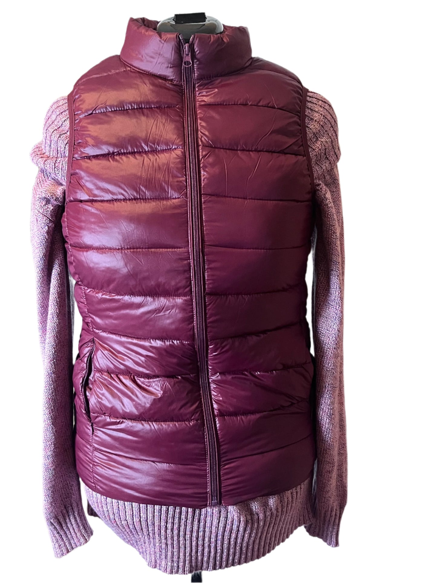 Unbranded Burgundy Outwear Vest with side pockets and zipper closure (Size Medium)