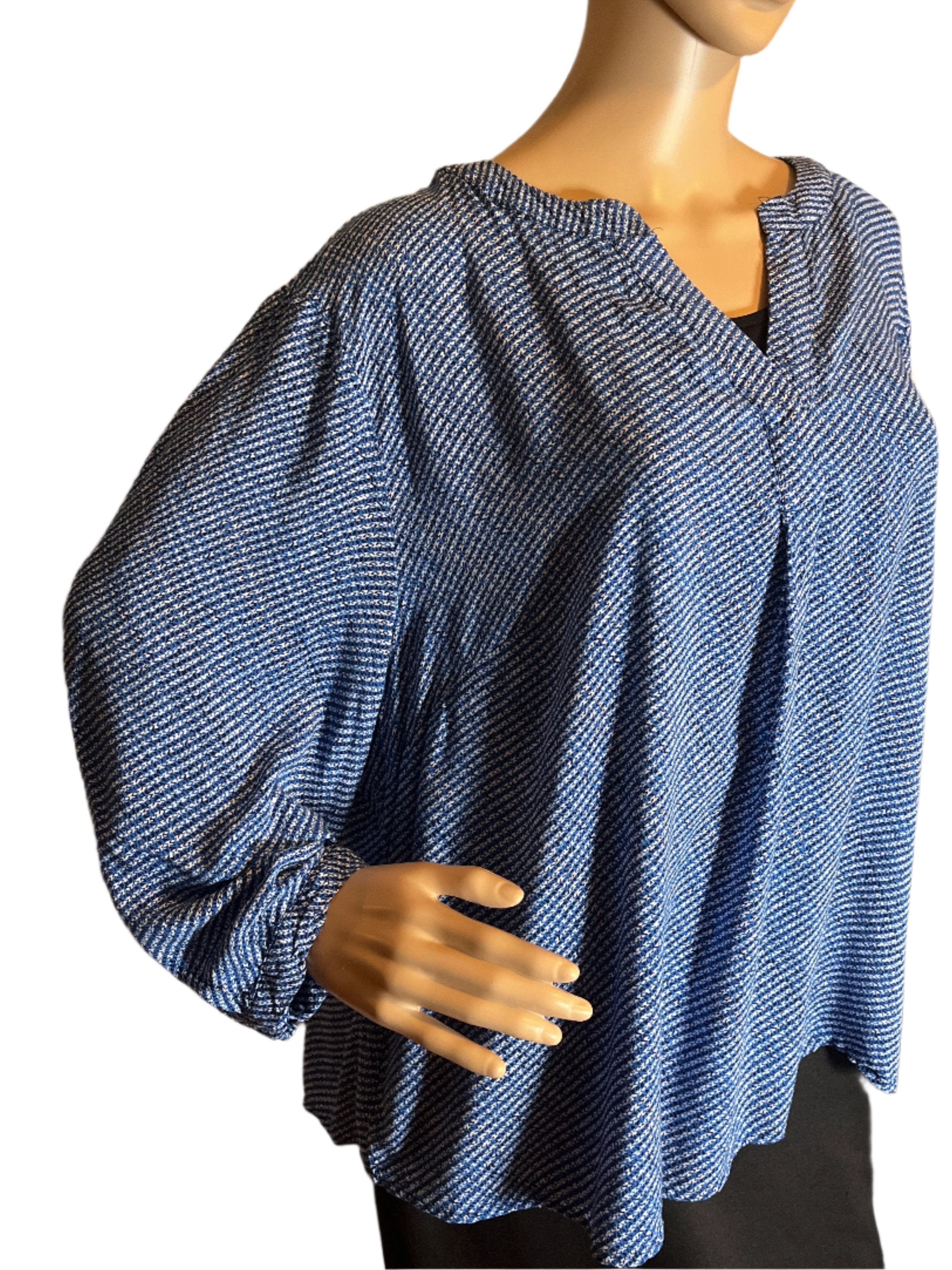 Wili Smith  Blue Pullover Loose Fitting Blouse (size 2x)