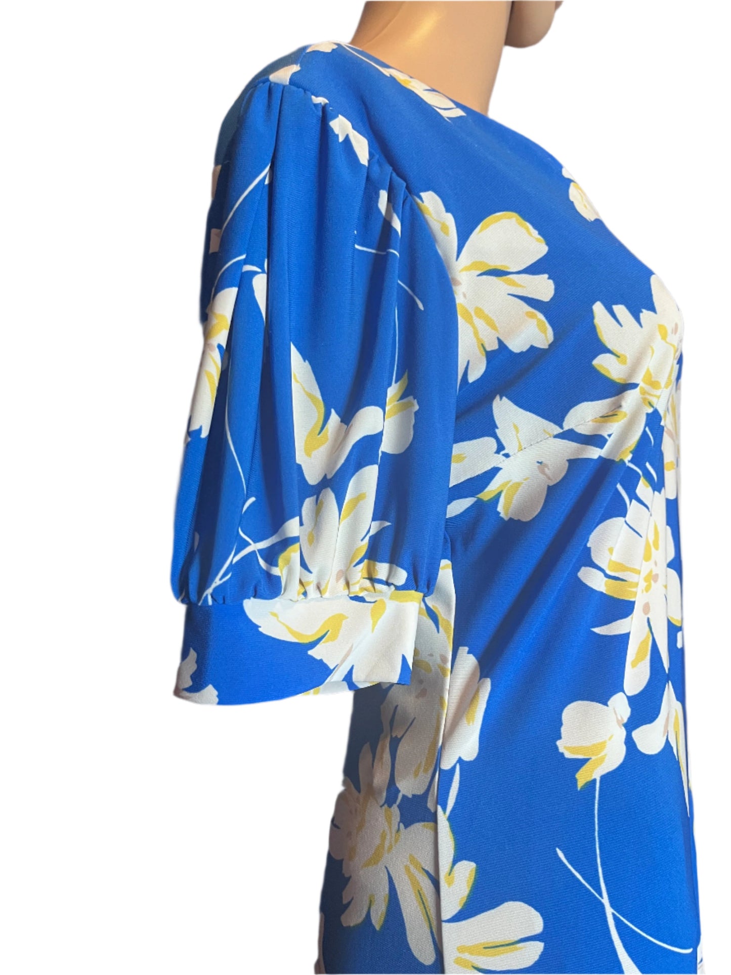 Robe Tommy Hilfiger (taille 4) flatteuse pour la silhouette, bleue, blanche et jaune, avec des imprimés floraux