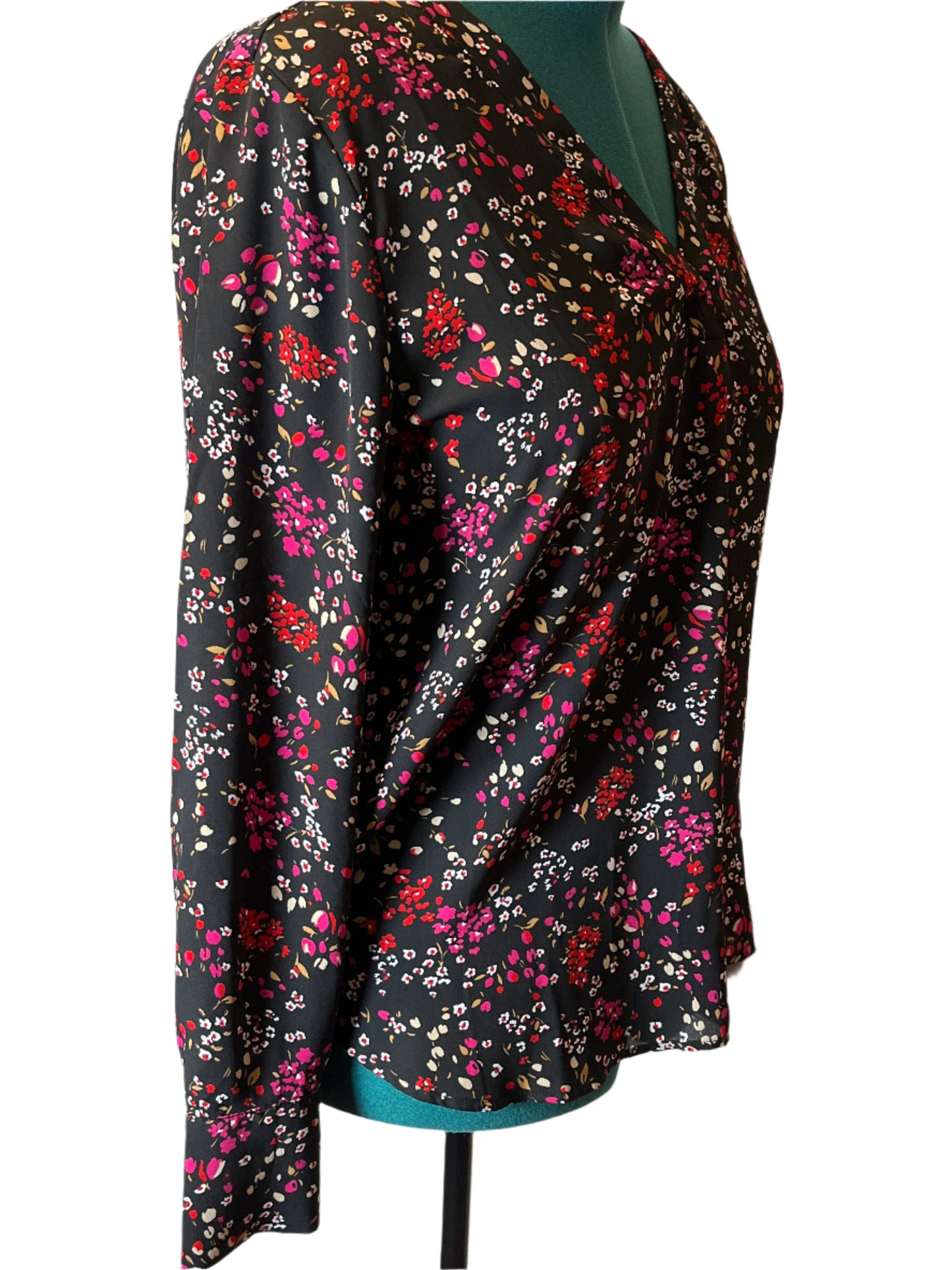 Ann Taylor Black, White, Pink and red Floral prints Pull Over V Neck Blouse (size Medium)