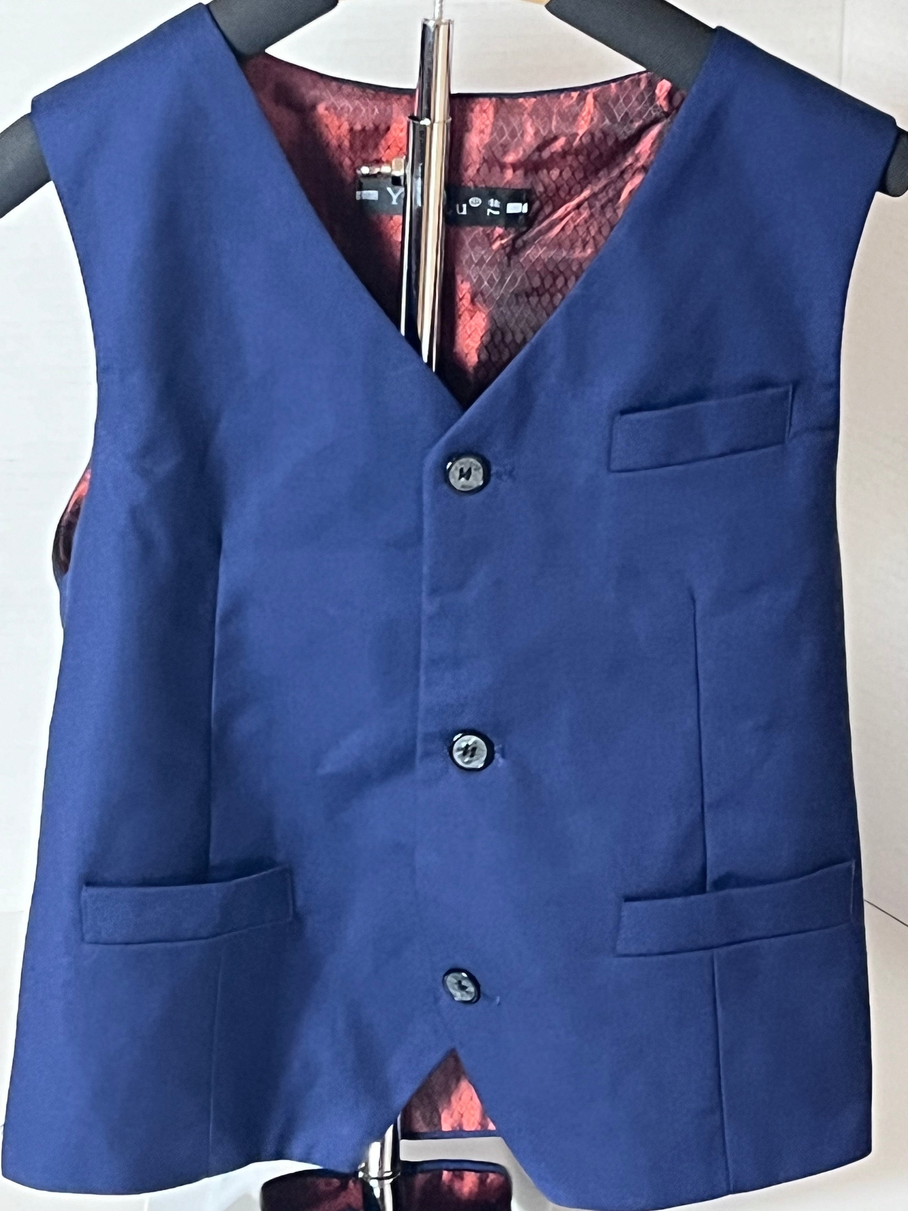 Yuan Lu blue boy’s vest (size 7)