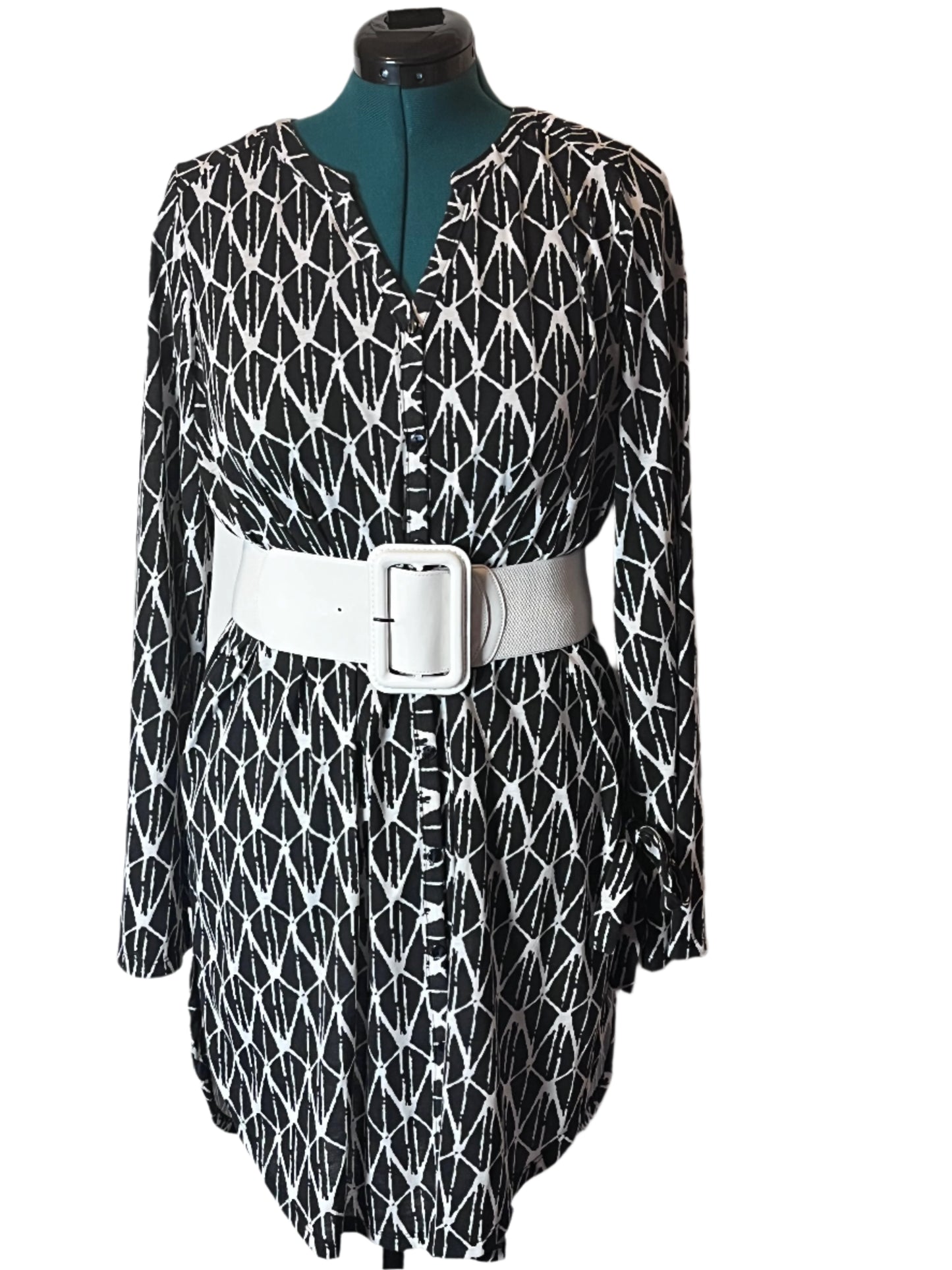 Black and White Tunic Shirt Style Long Sleeves Dress (size Medium)