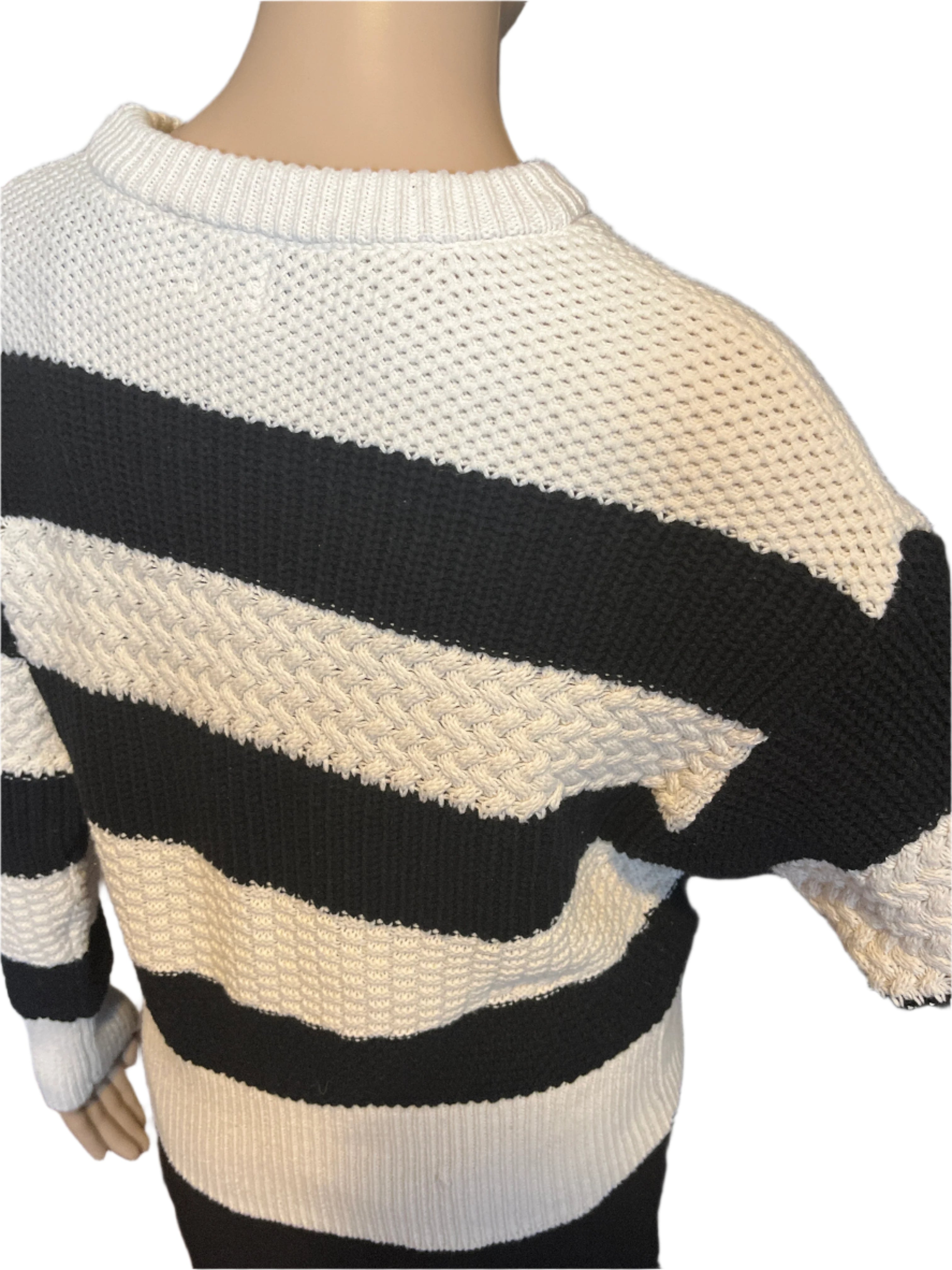 A New Day Black and Beige Pull over Sweater (Size XS)