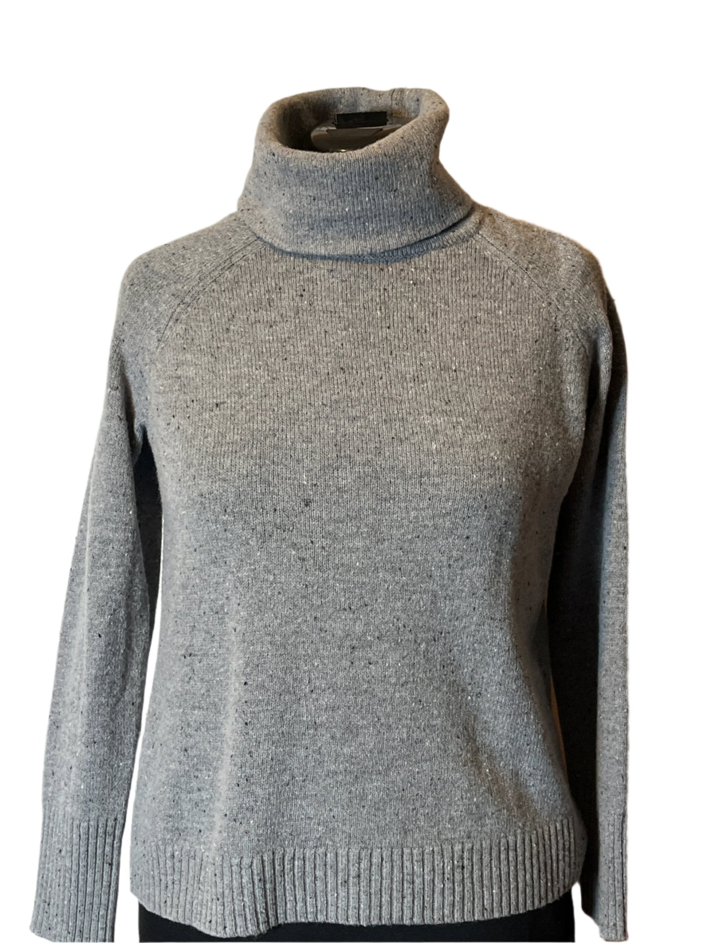 C&C beautiful  gray Turtleneck with long Sleeves sweater (size L)